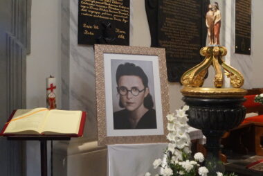 Zdjęcie z galerii Młodzież z Gręboszowa odkrywa lokalne korzenie na warsztatach „Odkrywamy lokalne tradycje z questami”