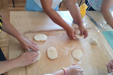 Zdjęcie z galerii Młodzi kucharze odkrywają smaki Gminy Gręboszów