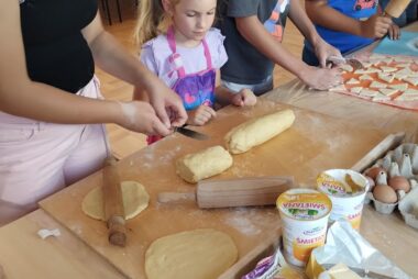 Zdjęcie z galerii Młodzi kucharze odkrywają smaki Gminy Gręboszów