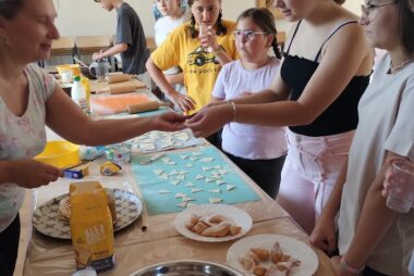 Zdjęcie z galerii Młodzi kucharze odkrywają smaki Gminy Gręboszów