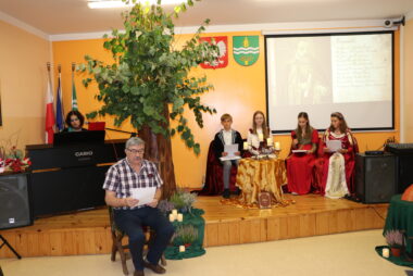 Zdjęcie z galerii Narodowe Czytanie Poezji Jana Kochanowskiego