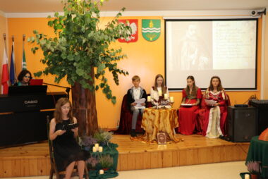 Zdjęcie z galerii Narodowe Czytanie Poezji Jana Kochanowskiego